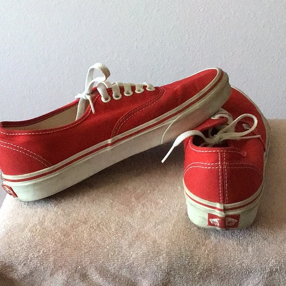 Red vans - Picture 2 of 2